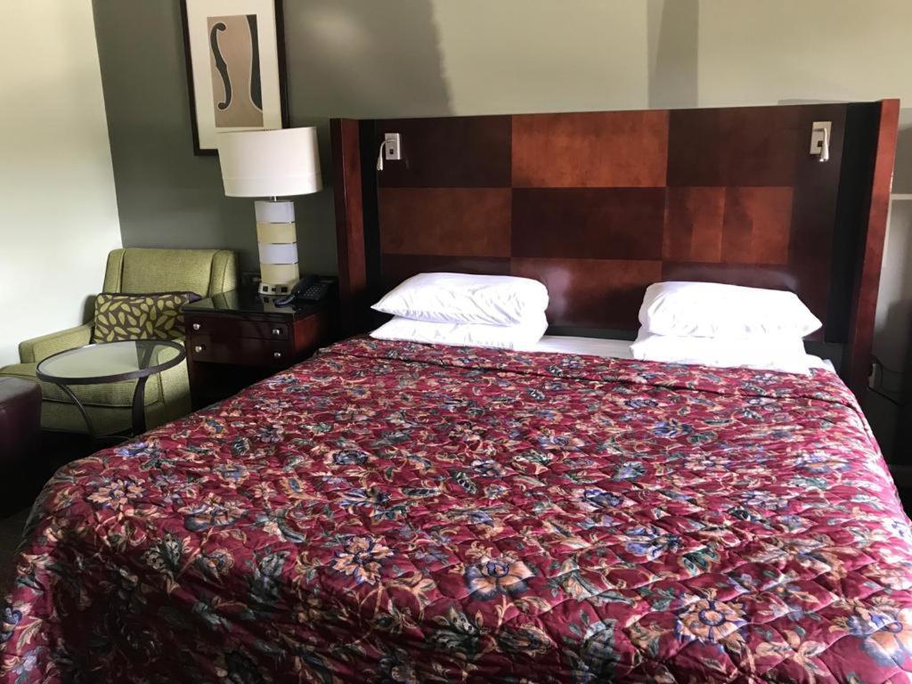 Cci Express Inn Central City Extérieur photo